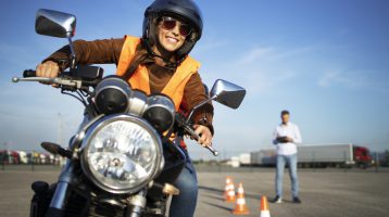 راهنمای خرید بهترین موتورسیکلت مجاز در ایران - لیست ابزار